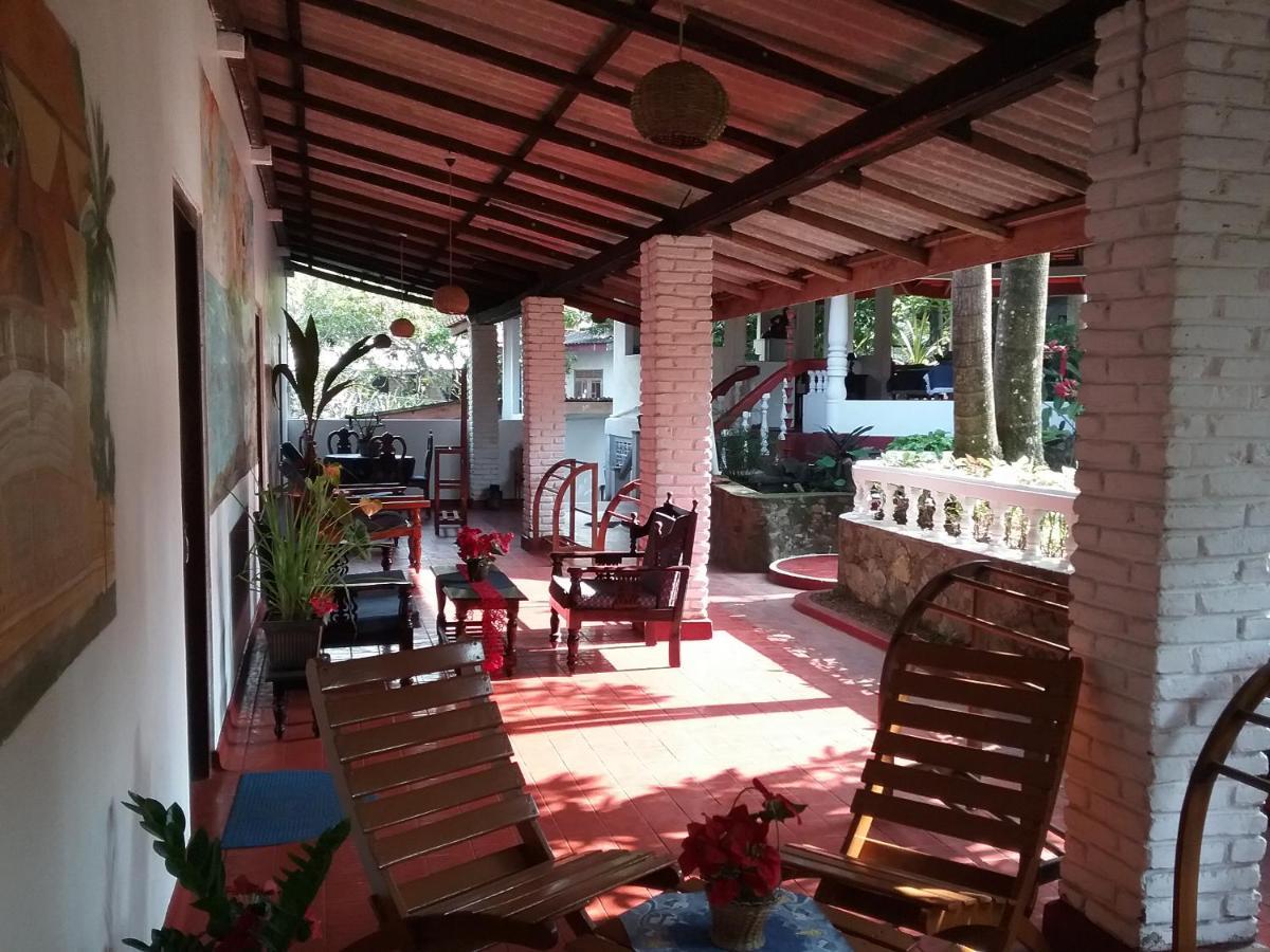 Gasthaus Langeoog Unawatuna Buitenkant foto